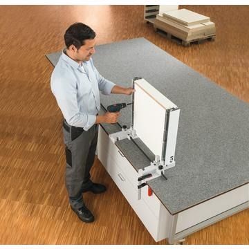 Assembly device for TANDEMBOX drawers