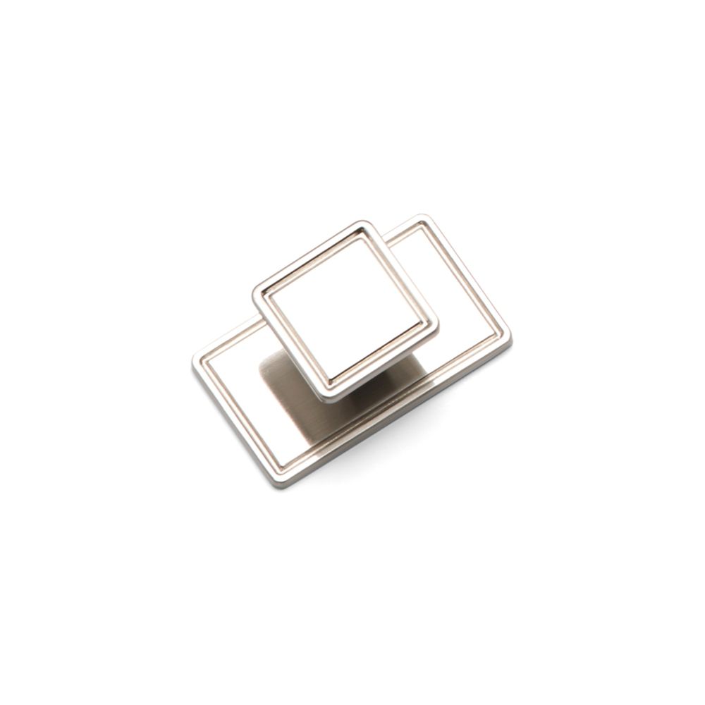 Windsor Square Knob &amp; Back Plate - Brushed Nickel