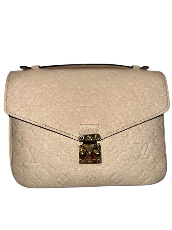 Louis Vuitton Pochette Métis in the Creme