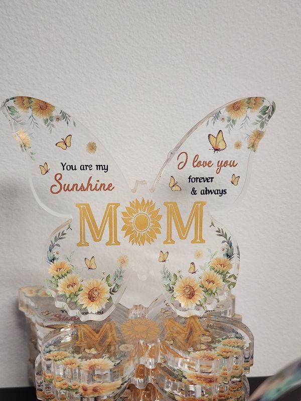 MOM BUTTERFLY PLAQUE