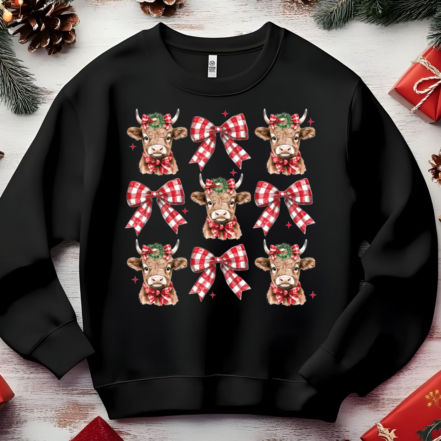 CHRISTMAS HIGHLAND COWS AND BOWS