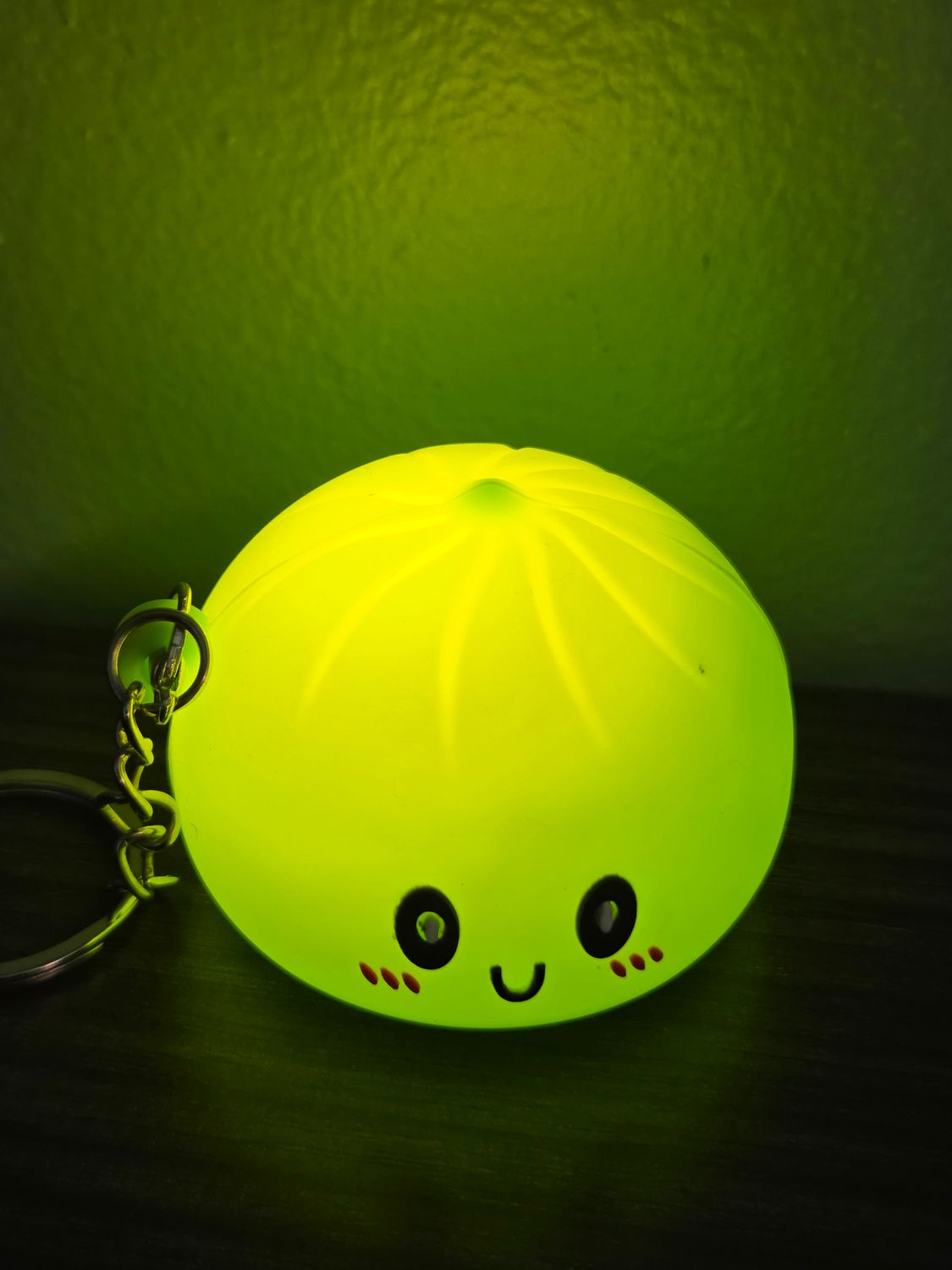 LIGHT UP DUMPLING KEYCHAIN