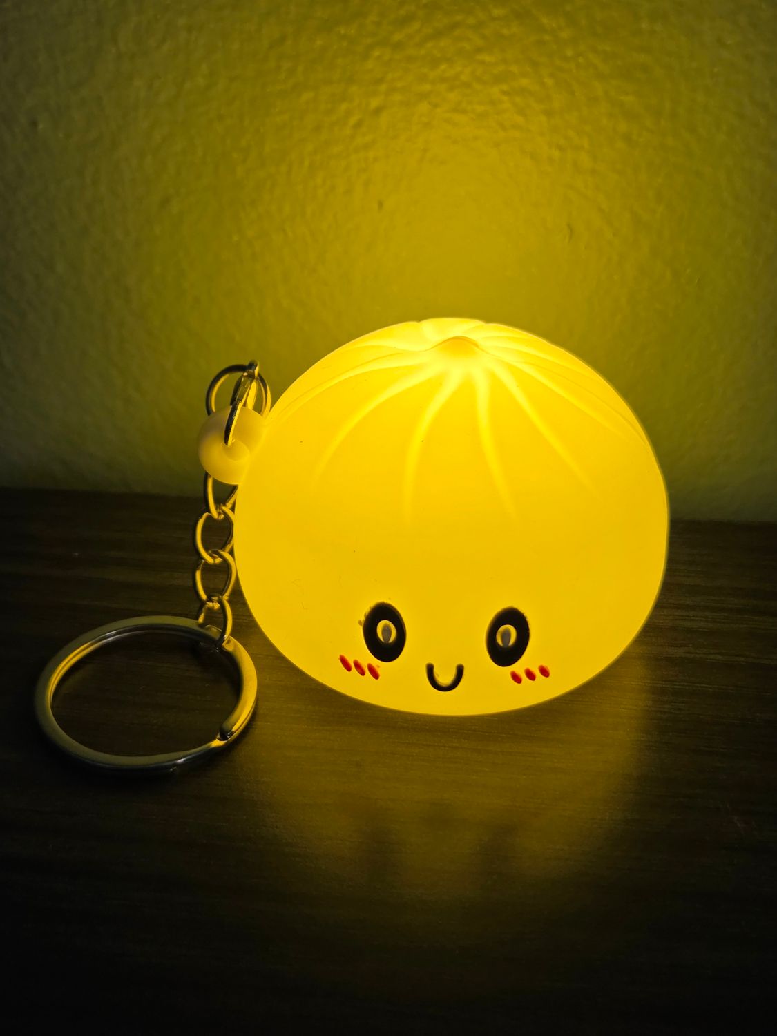 LIGHT UP DUMPLING KEYCHAIN