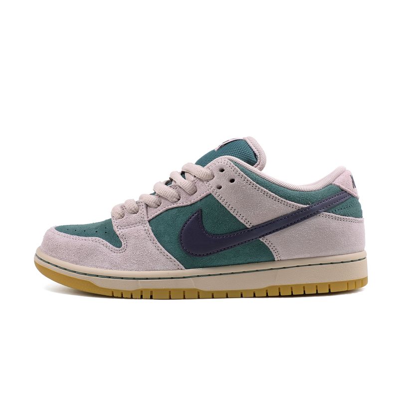 Nike SB Dunk Low Pro