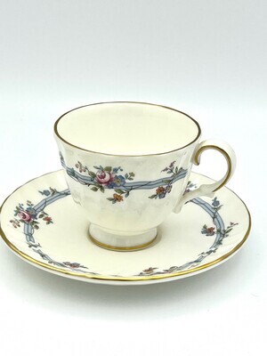 Kleine Teetasse mit Unterteller der Serie Chartwell des englischen Herstellers Royal Doulton