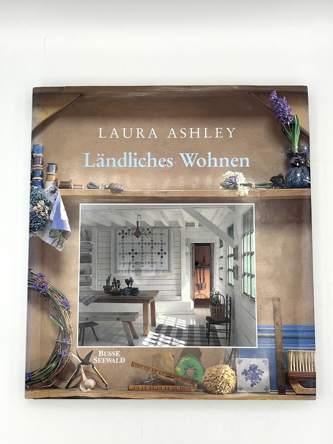Coffee-Table-Buch "Ländlich Wohnen" von Laura Ashley - Antiquariat
