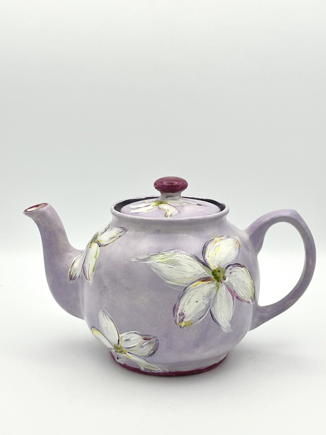 Große handbemalte Teekanne in Lila mit blumigen Dekoren von Sadler