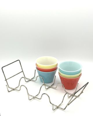 Metallgestell mit sechs Schälchen aus Glas