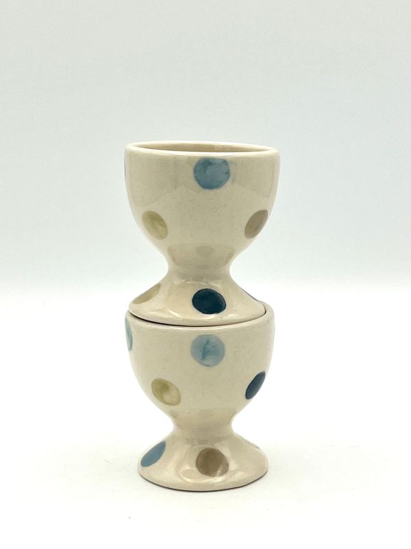 Set aus 2 Eierbechern Set aus 2 Eierbechern "Dots" - Second Hand