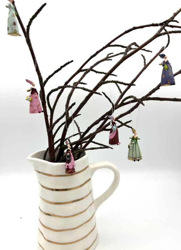 6er Set Anhänger 6er Set Anhänger "Rokoko-Damen" aus einer limitierten Kollektion von Gisela Graham - Second Hand