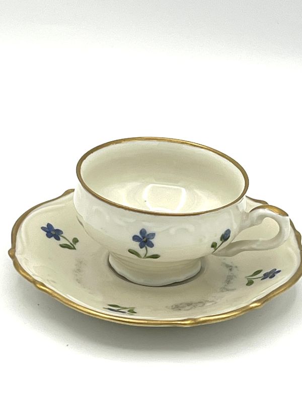 Handbemalte Espressotasse aus Porzellan Handbemalte Espressotasse aus Porzellan
