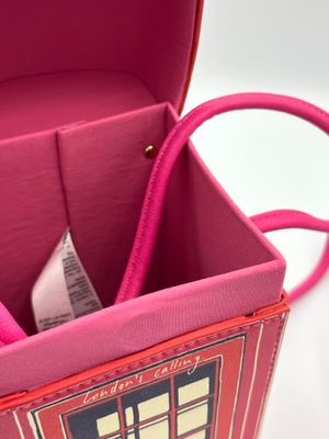 Kleine Handtasche in Form englischer Telefonzelle