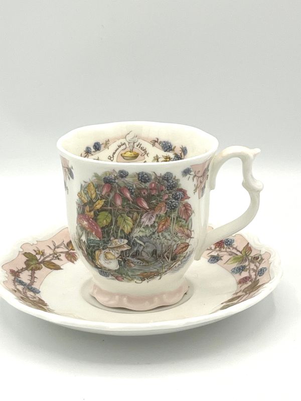 Royal Doulton Tasse mit Unterteller Royal Doulton Tasse mit Unterteller "Brambley Hedge / Autumn Breaker"