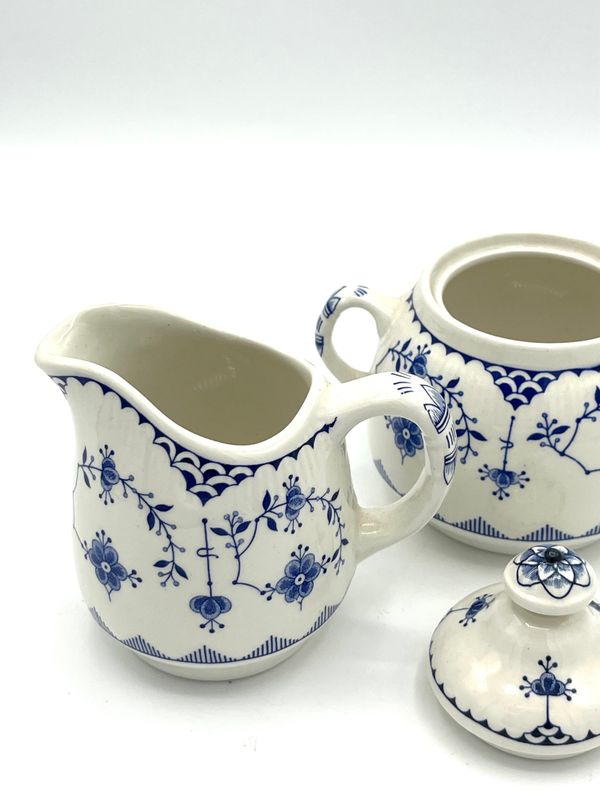 Milchkännchen und Zuckerdose Milchkännchen und Zuckerdose "Denmark Blue England"