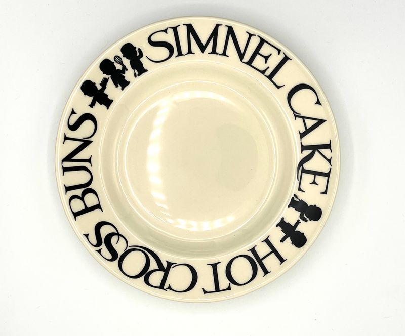 Kleiner Teller Simnel Cake / Hot Cross Buns Kleiner Teller Simnel Cake / Hot Cross Buns