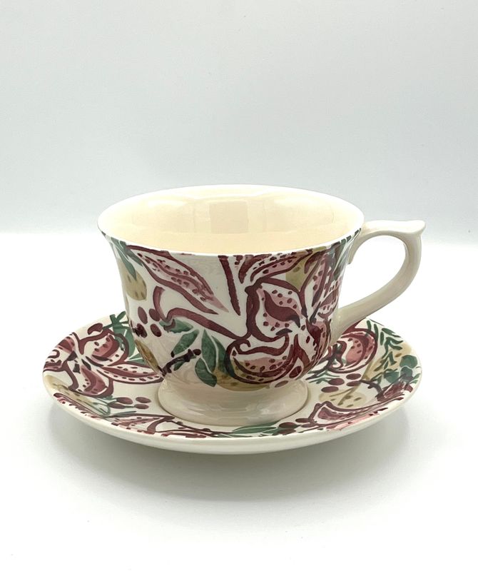 Extragroße Teetasse mit Unterteller