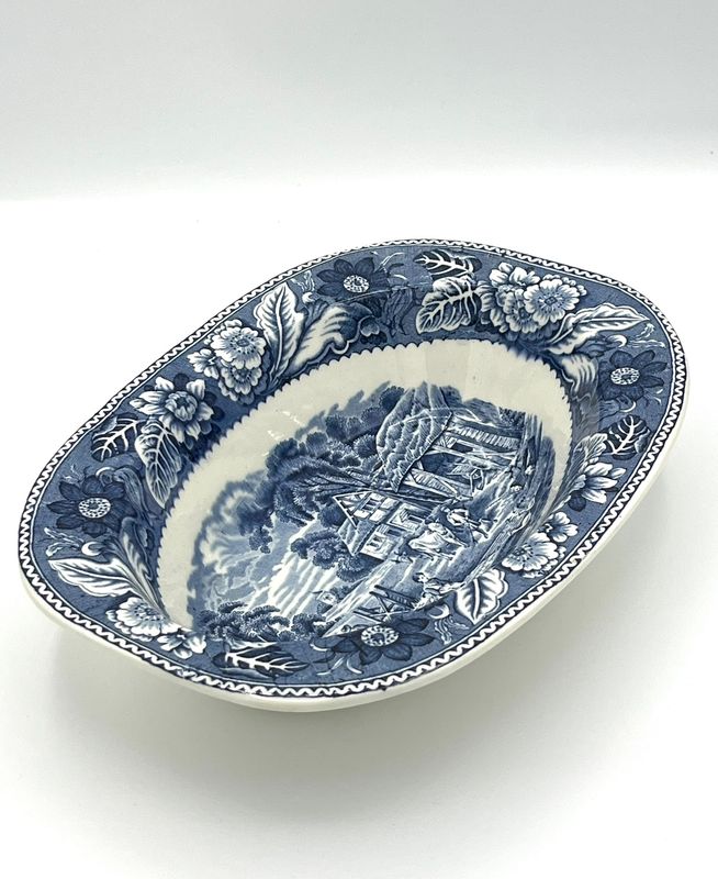 Längliche Schüssel mit ländlicher englischer Szene