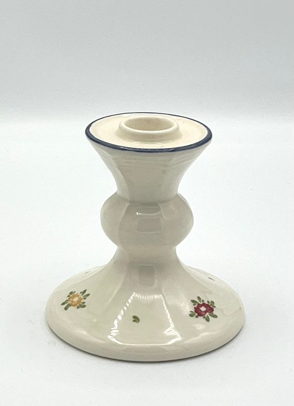 Nostalgischer Kerzenständer mit Blümchen