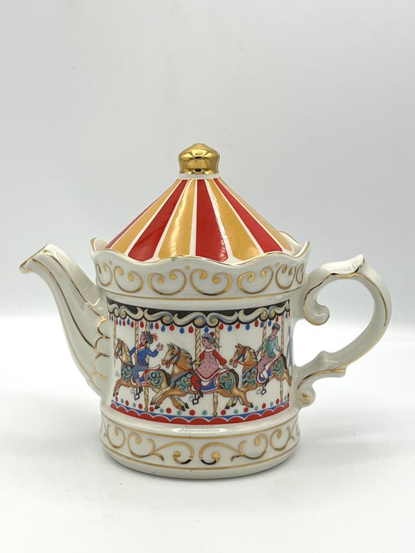 Vintage-Teekanne "Eduardian Entertainments Carousel"