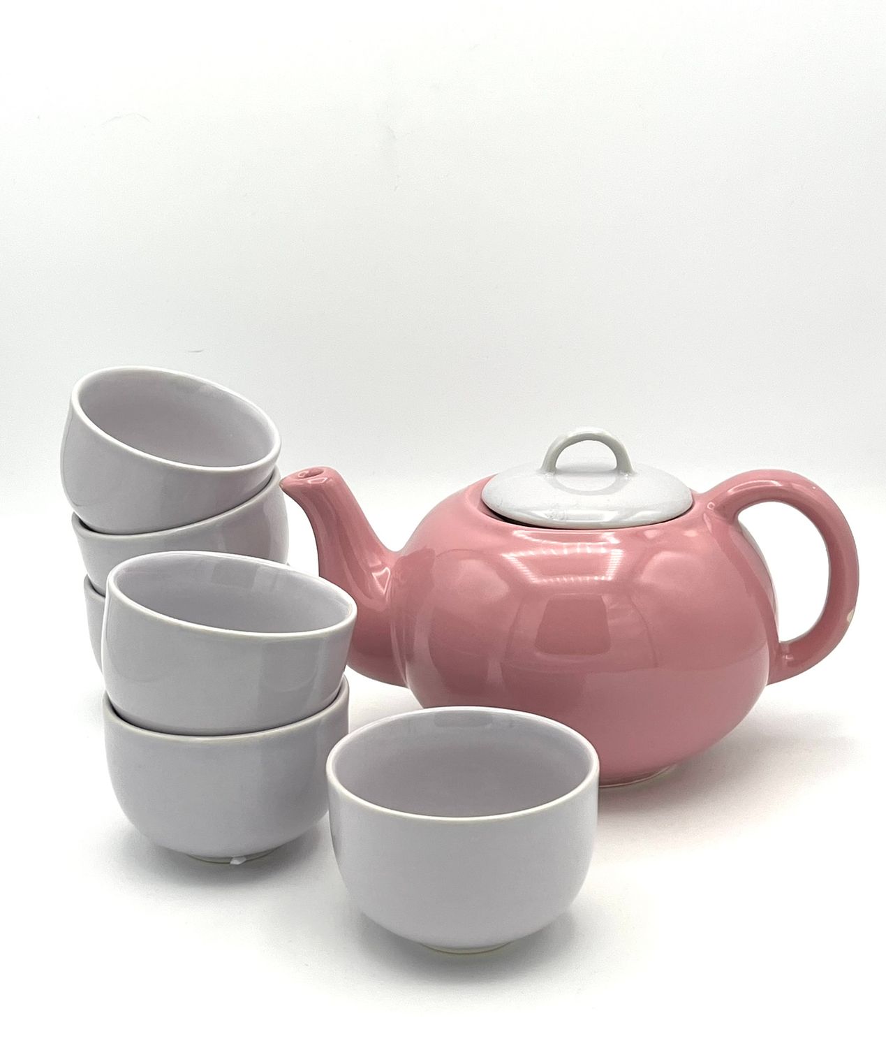 Teekanne aus Keramik im Fliederton