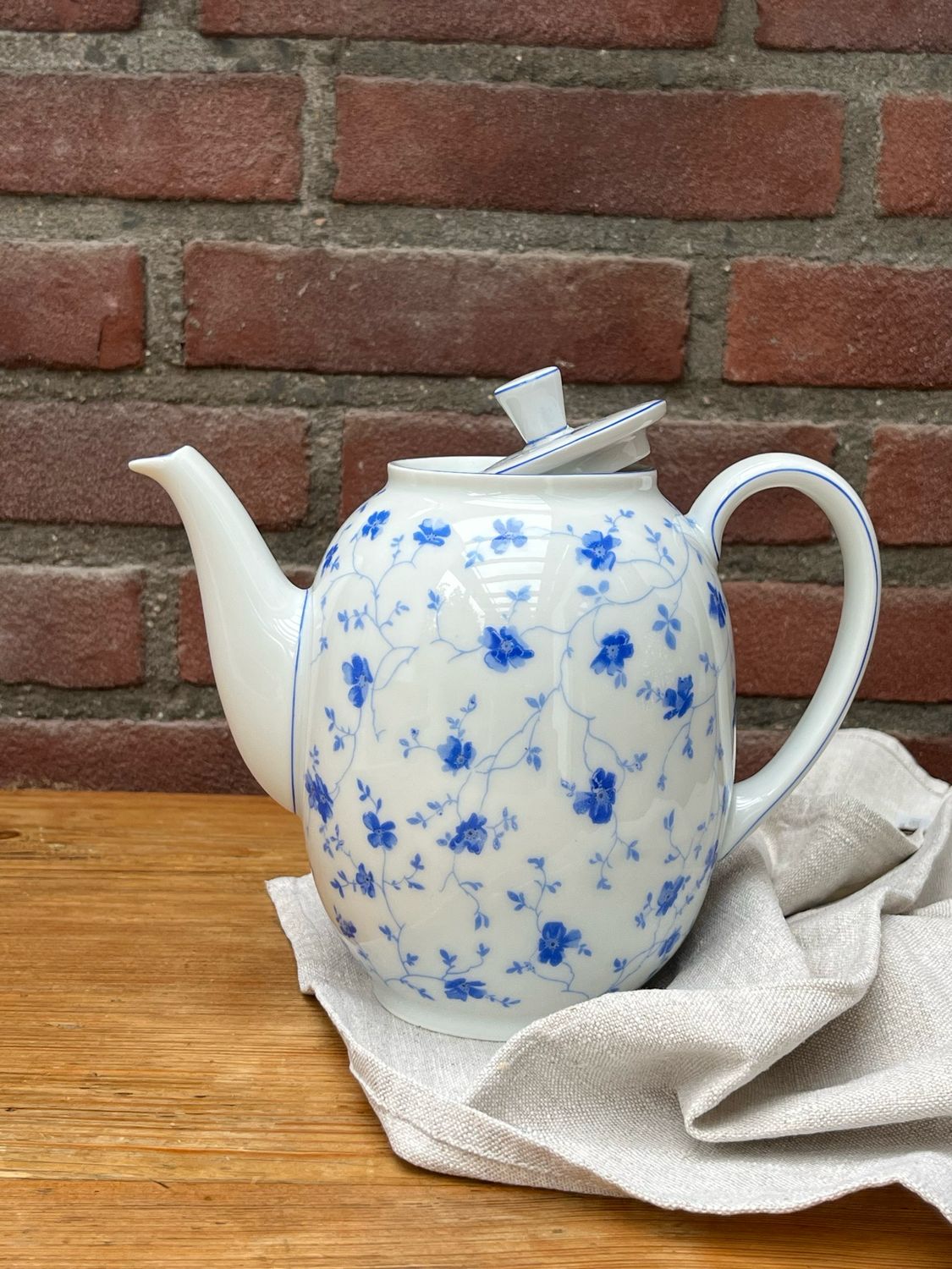 Kleine Teekanne in Blauweiß von Arzberg (700 ml)