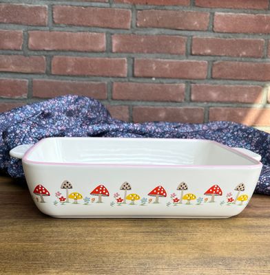 Eckige Auflaufform mit herbstlichem Muster
