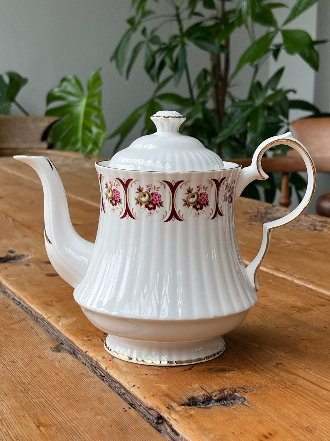 Vintage Teekanne Royal Imperial "Rosen &amp; Gold"