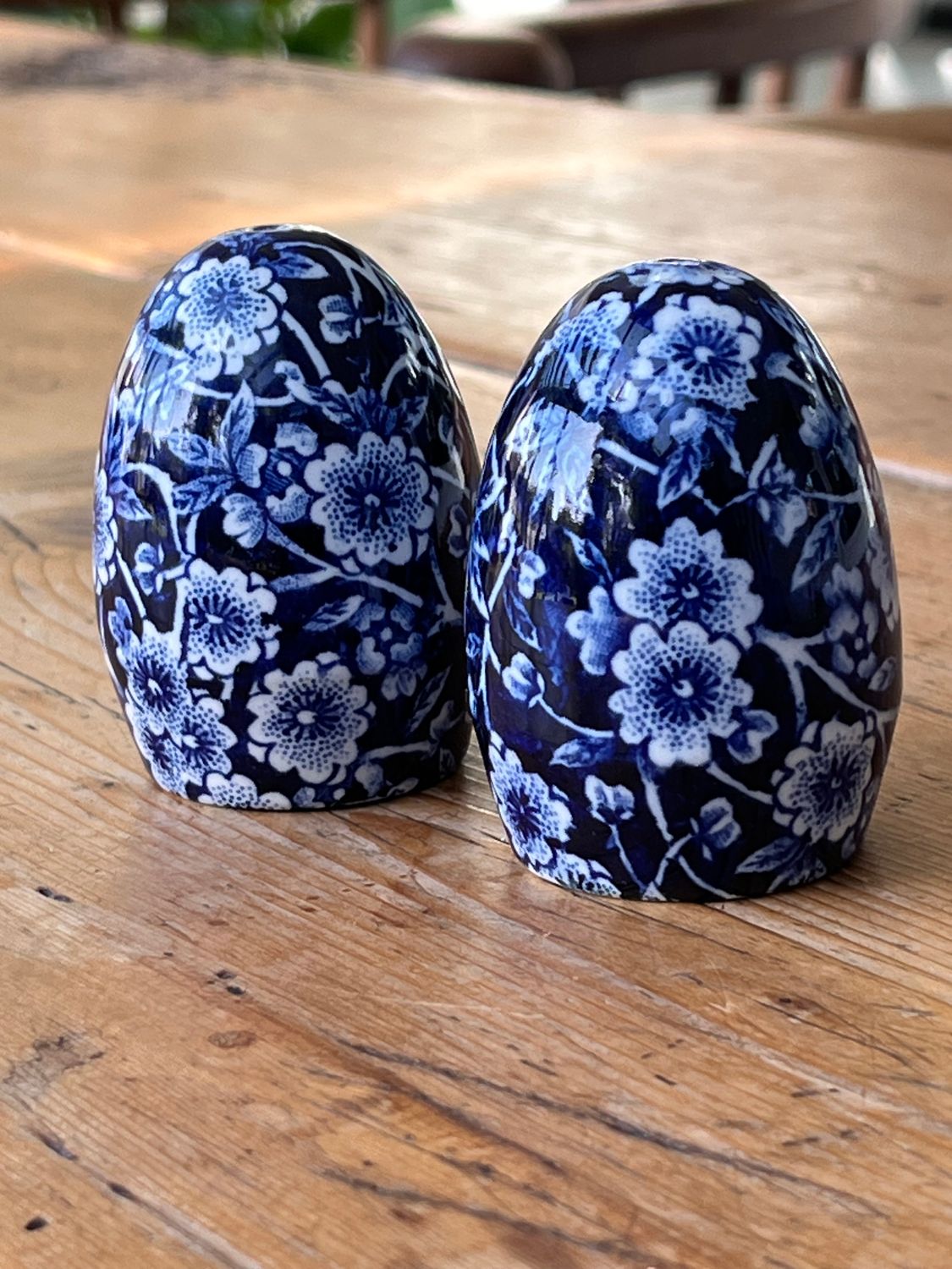 Salz und Pfefferstreuer im 2er Set "Blue Calico" von Burleigh