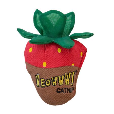Yeowww Catnip Strawberry Chocolate Dipped