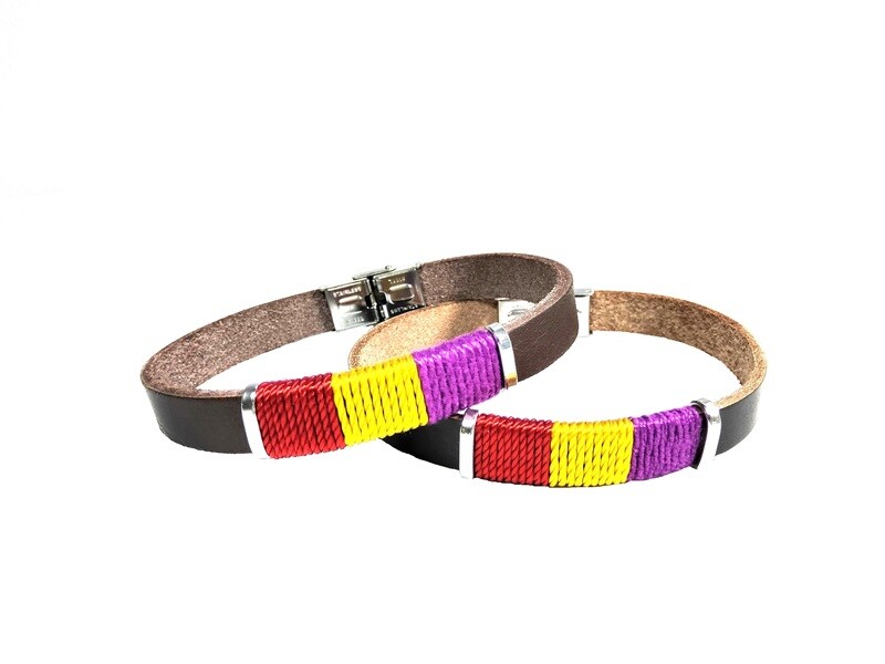 PULSERA DE PIEL REPUBLICANA TRENZADA CON HILO A MANO