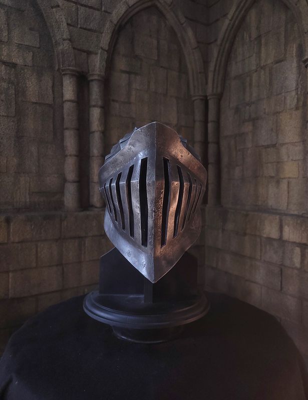 Alva Knight Helmet