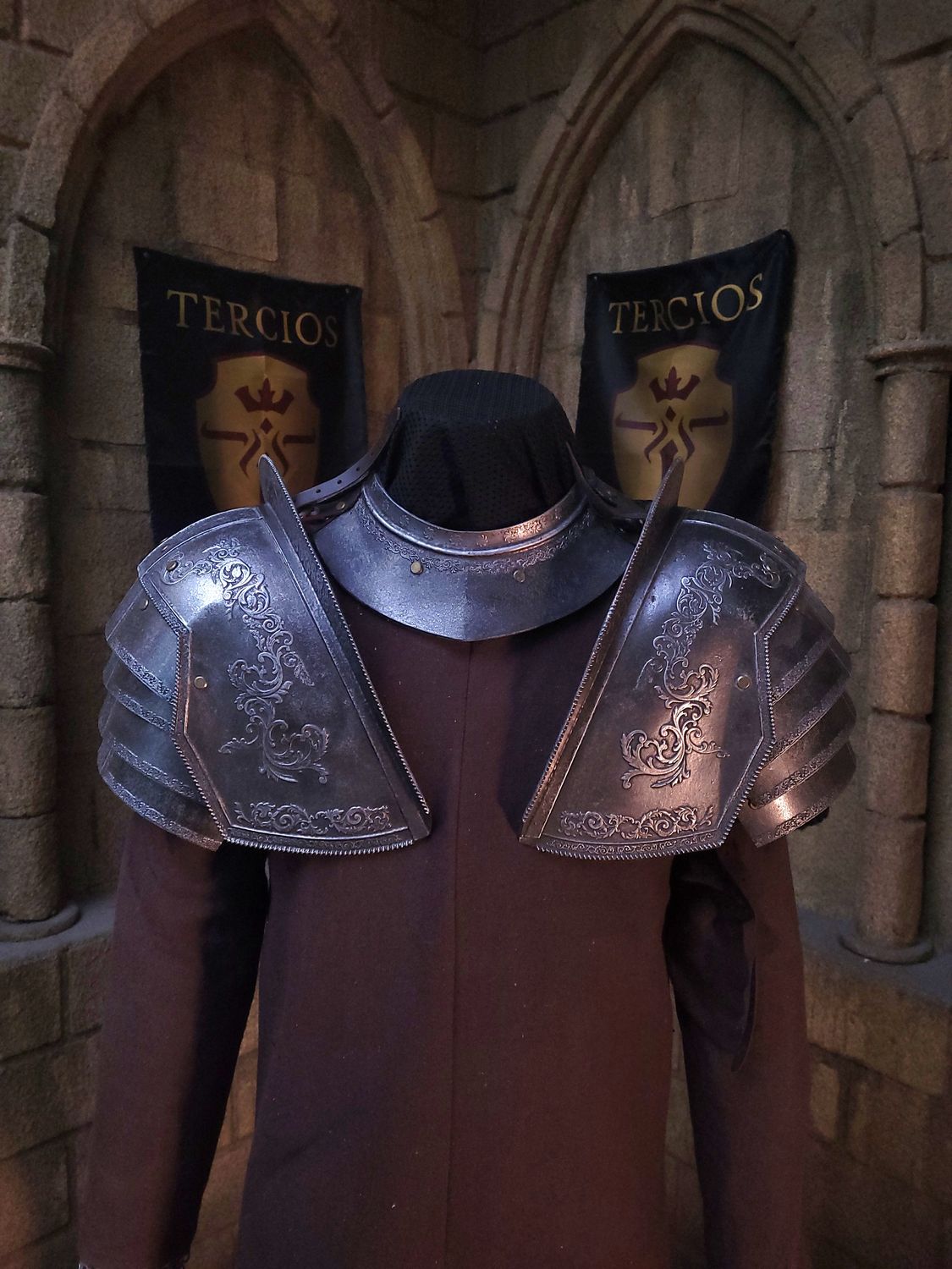 Fallen Knight pauldrons