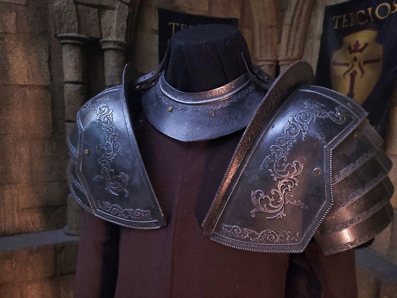 Fallen Knight pauldrons