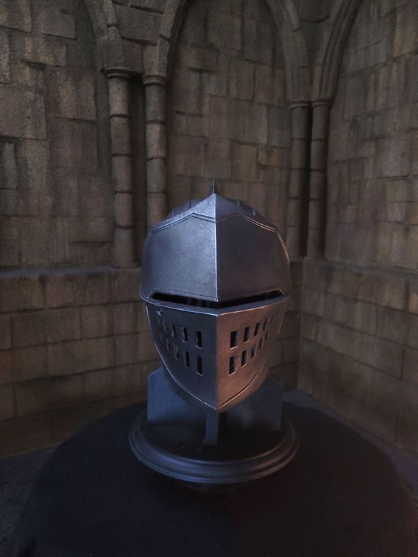 Elite Oscar Knight Helmet