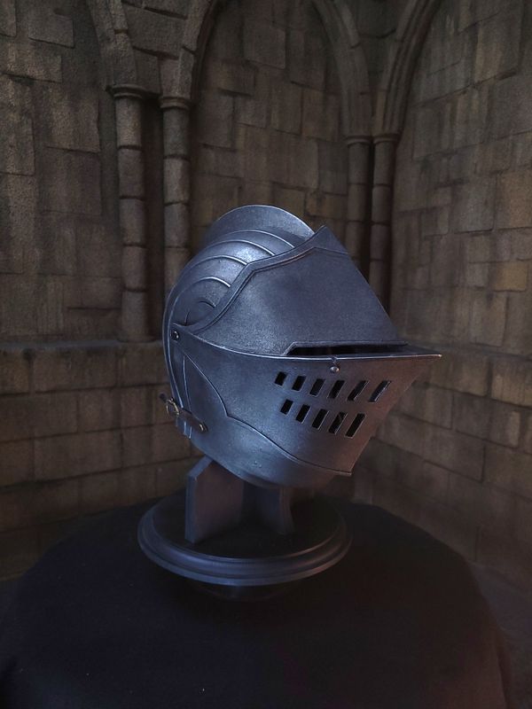 Elite Oscar Knight Helmet