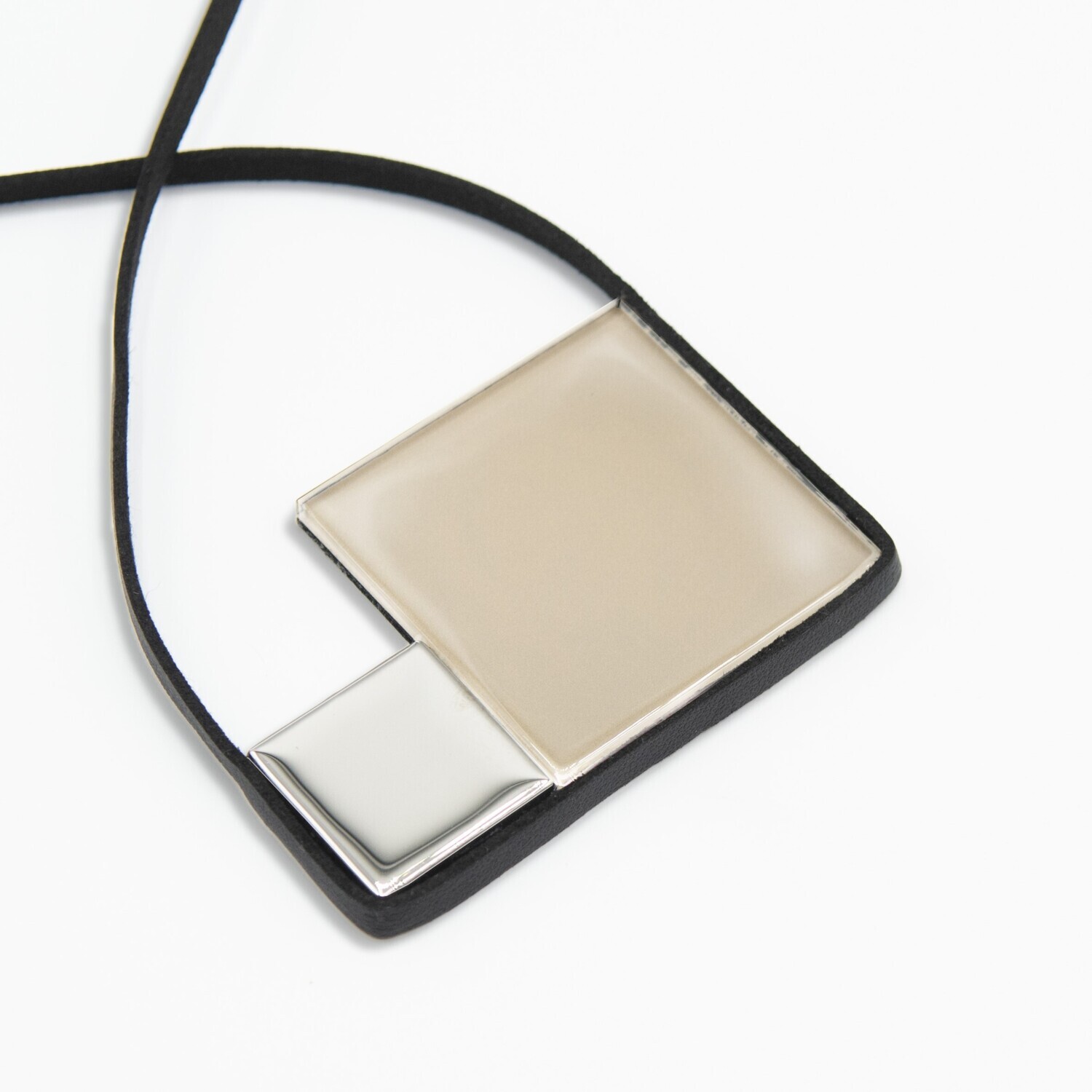 Colar Élan Quadrados Nude &amp; Prateado