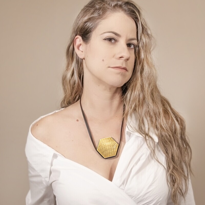 Colar Élan Hexagonal Dourado