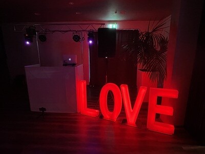 XXL  LED Buchstaben  LOVE