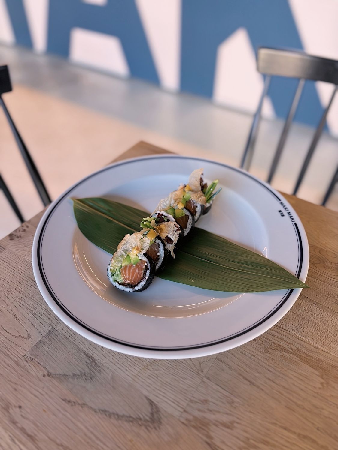 Maki z łososiem marynowanym w miso 6 pc.