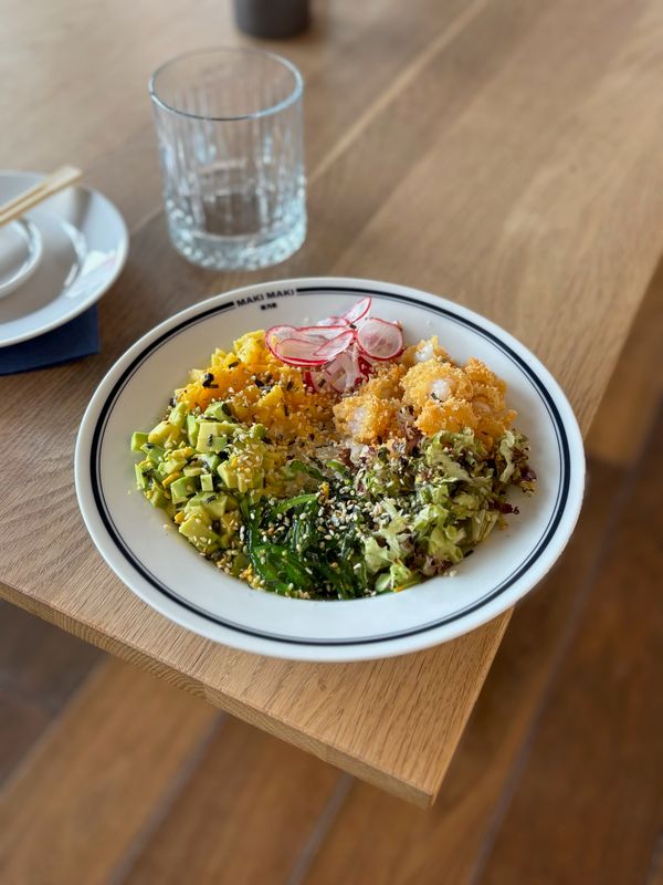 BOWL Z KREWETKAMI W TEMPURZE