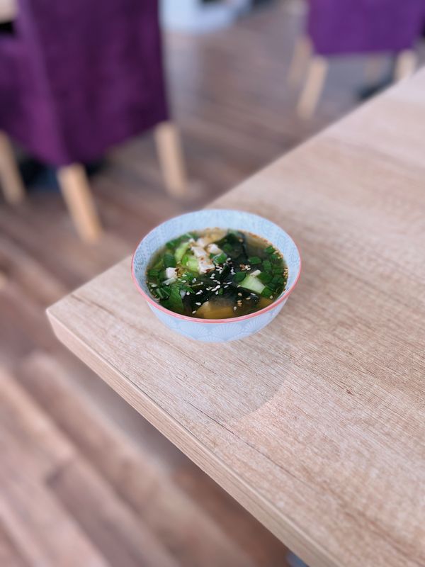 POWIĘKSZ LUNCH MISO TOFU