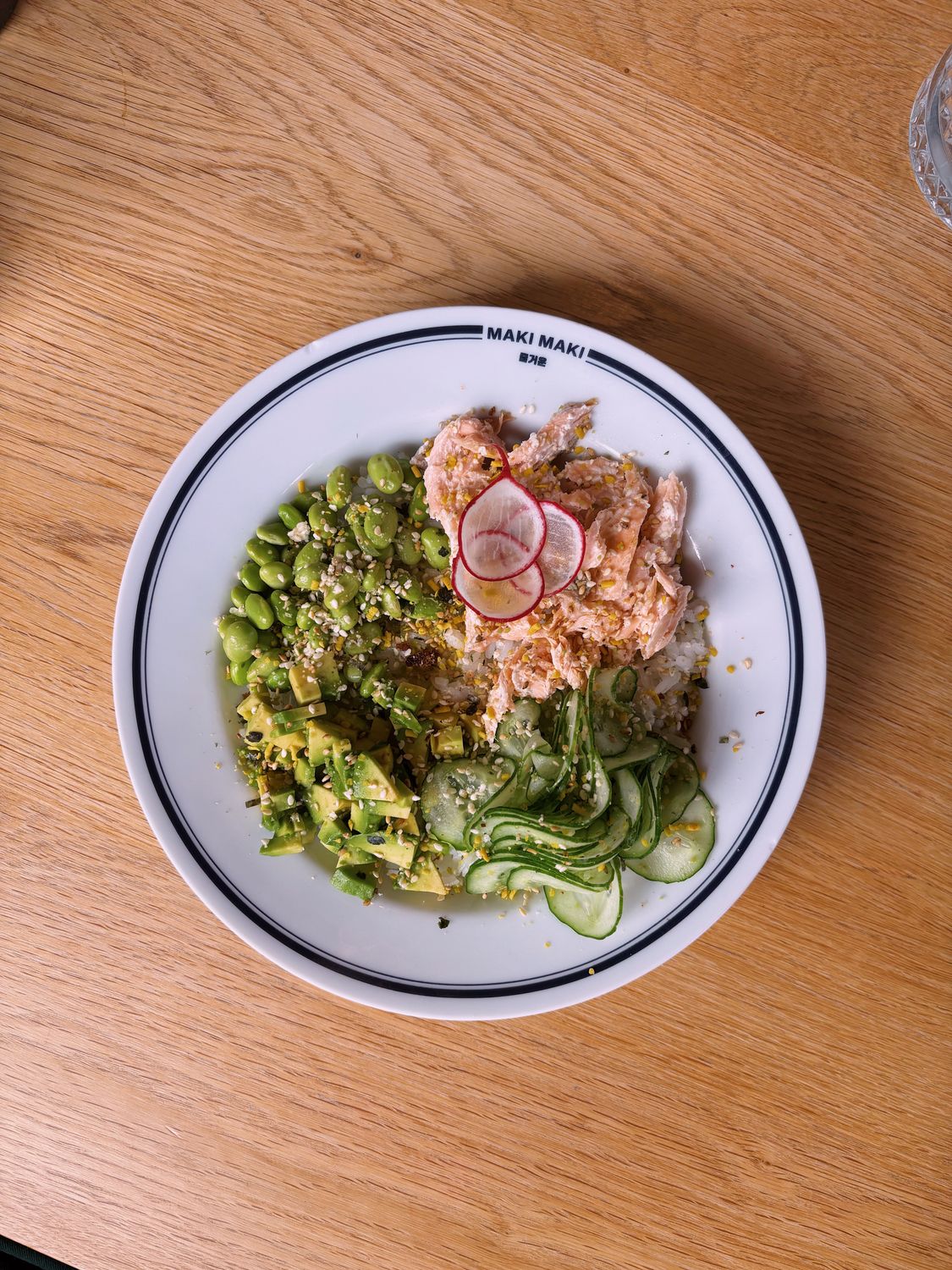 BOWL Z GRILLOWANYM ŁOSOSIEM