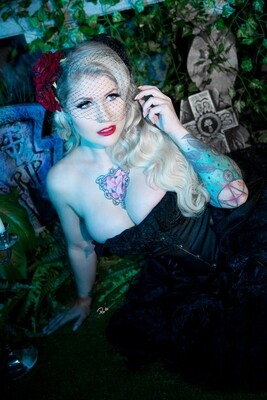 Miss Miniature Halloween 04