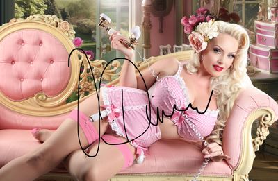 Dollhouse Pinkpinup 04