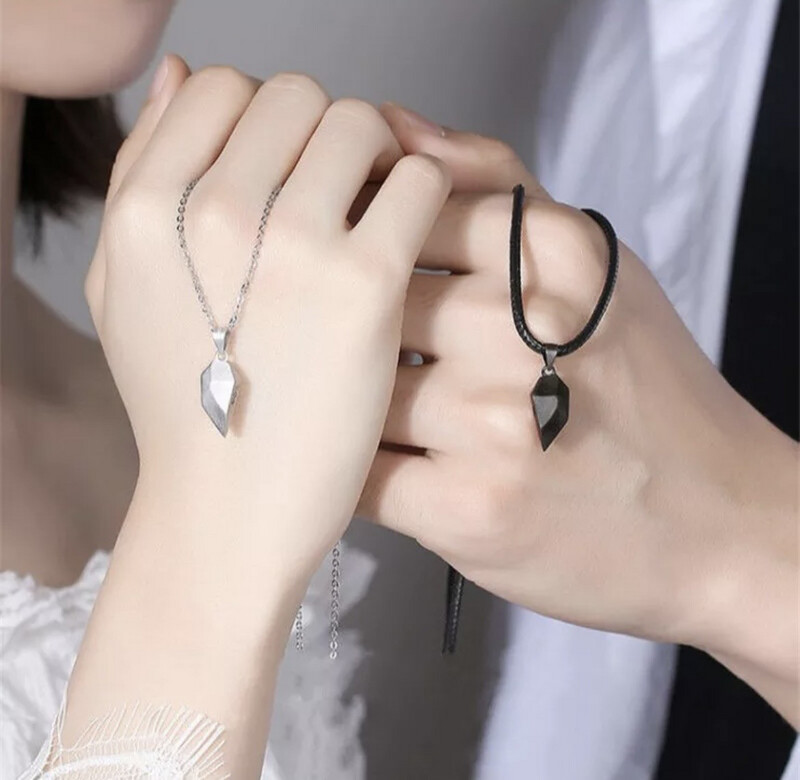 Magnetic Heart Shaped Couples Necklaces
