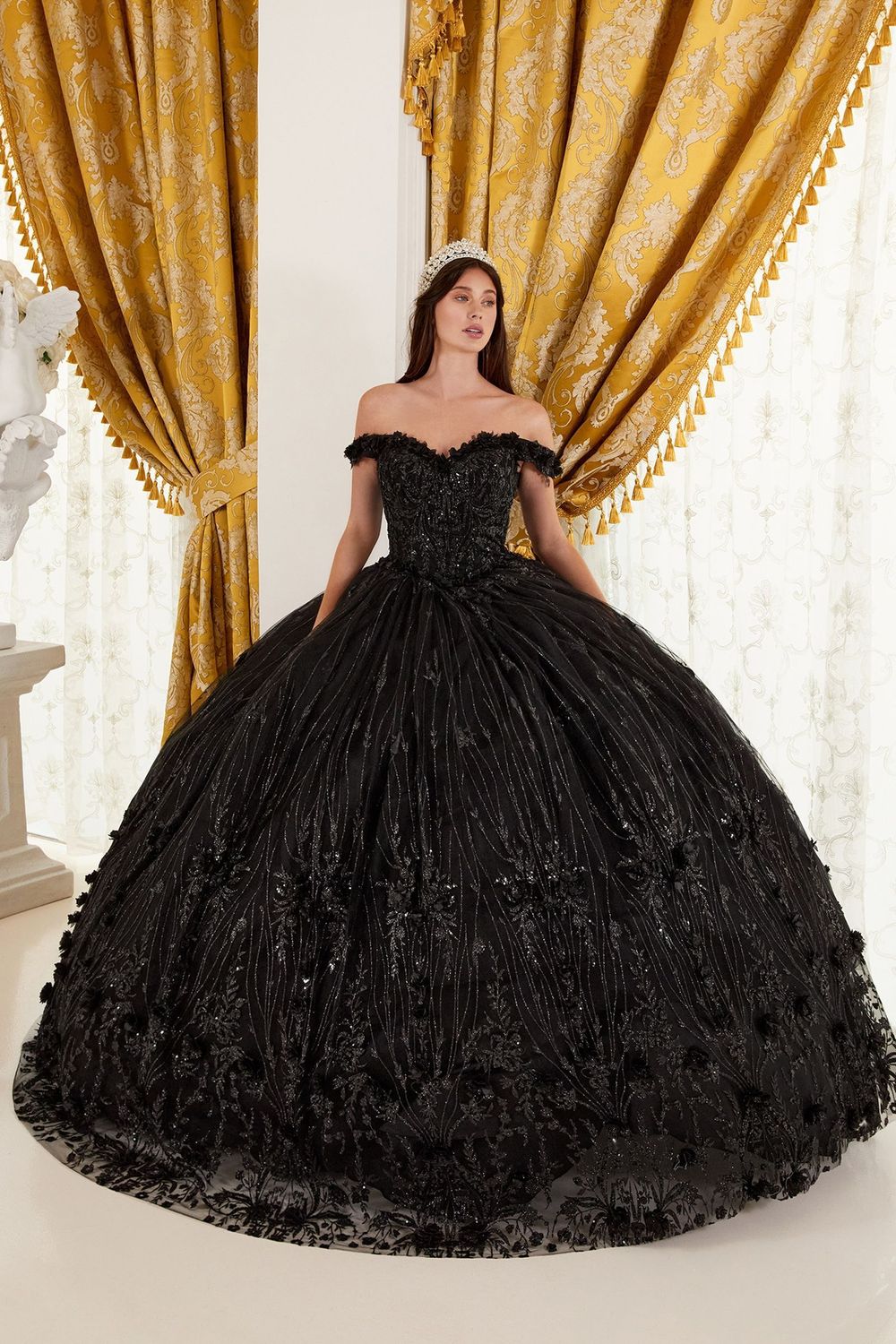 Ladivine 15704, Color: Black