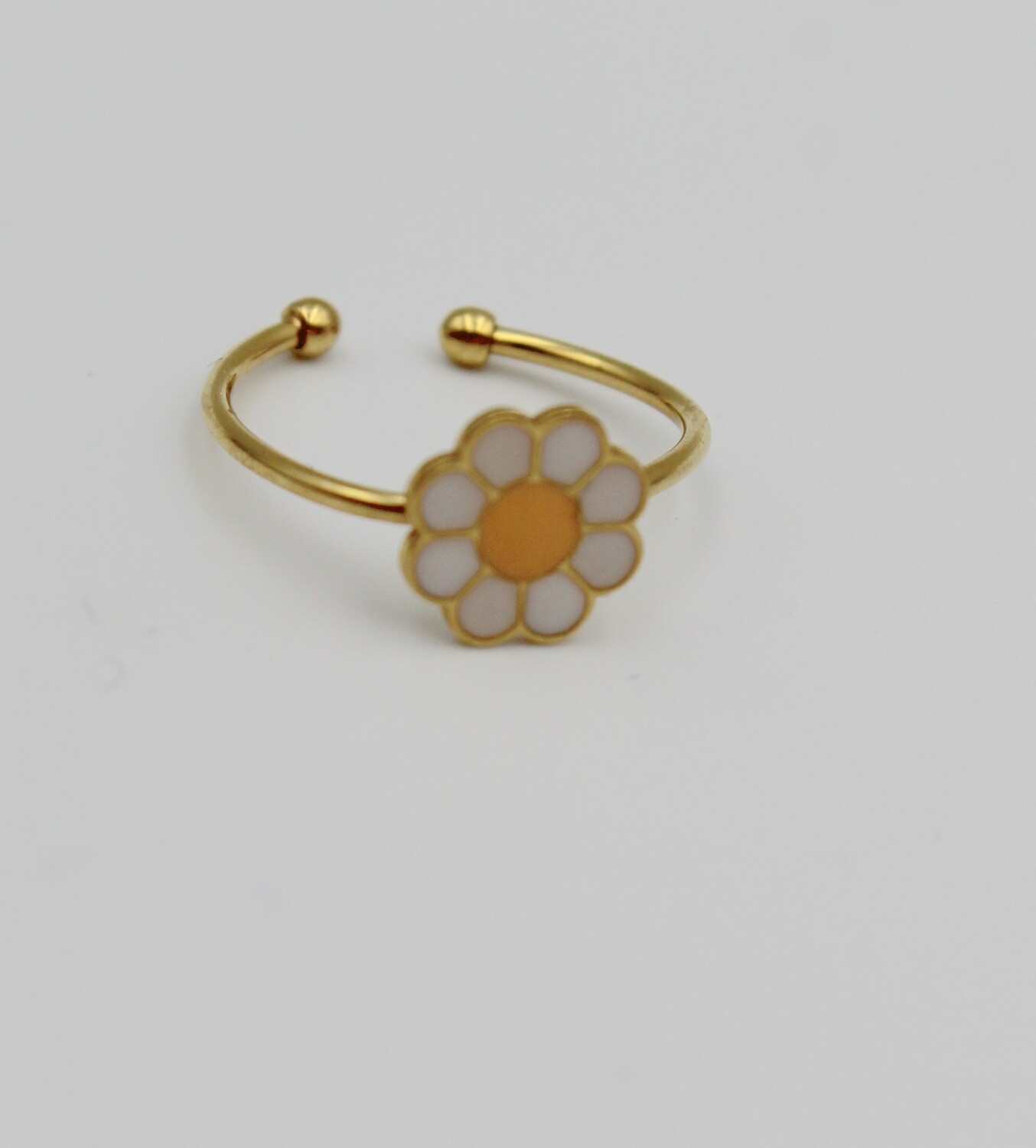 Ring witte bloem