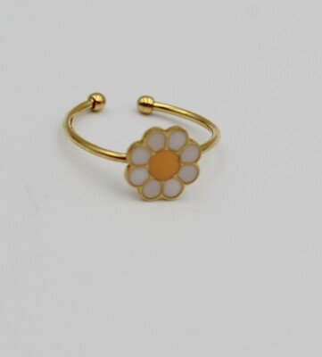 Ring witte bloem