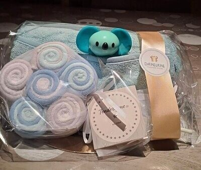 Cadeautje ( Badcape , Washandjes , Muziek rammelaar met lichtje )