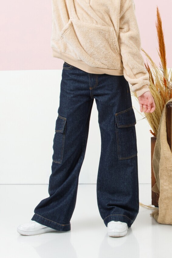 Donkere jeans meisjes